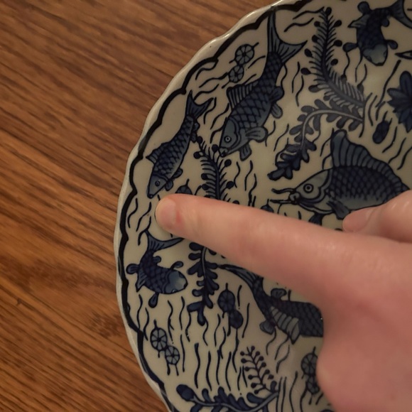Blue and White Raised Khoi Fish Patterned Plate - Picture 4 of 6